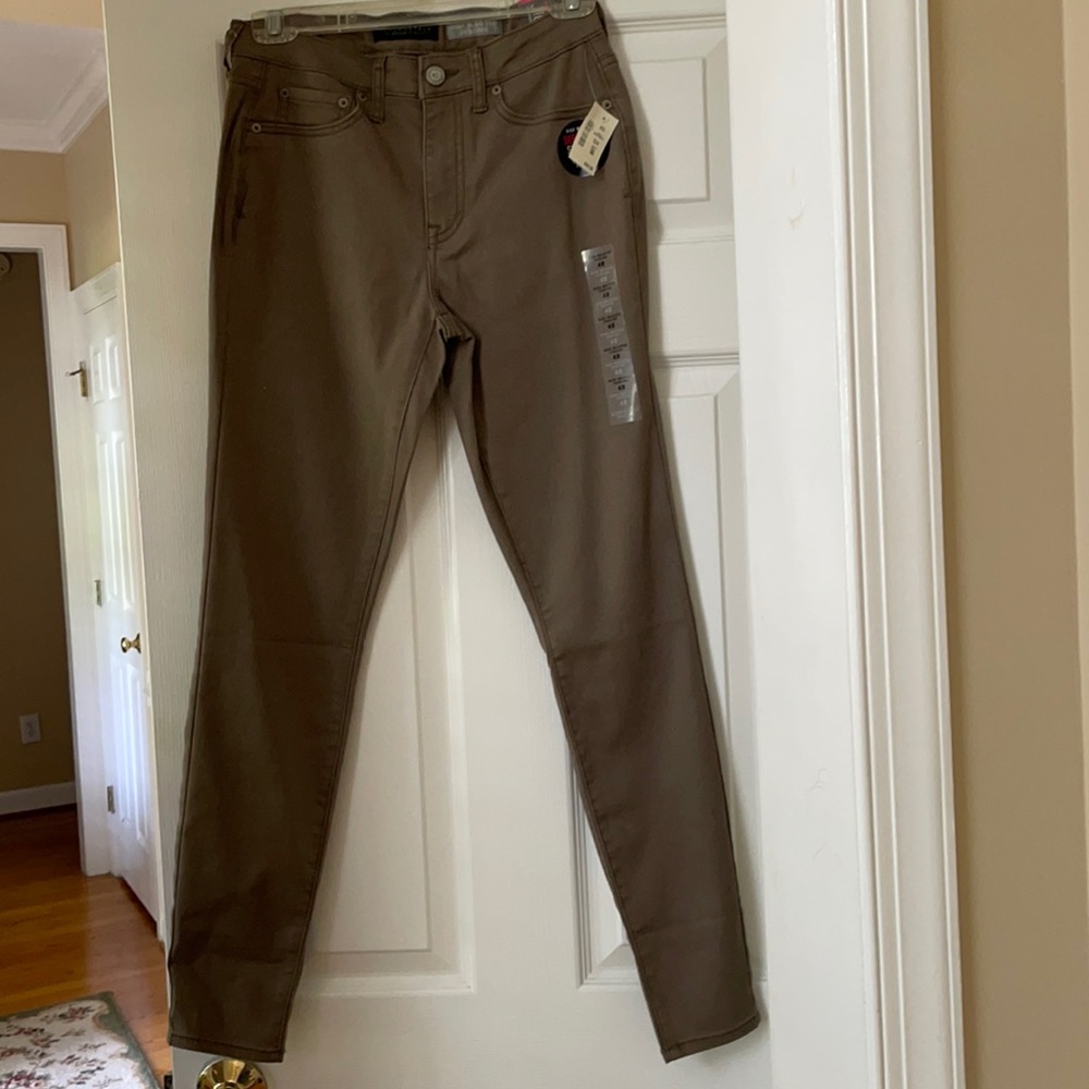 Aeropostale Womans brown jeans